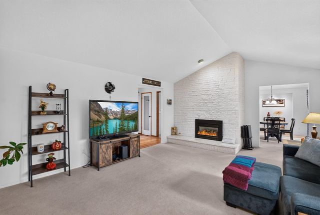 10117 N LARCHWOOD St, Spokane, WA 99208