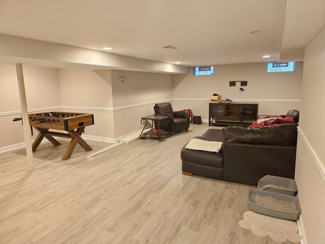 8059 S Sawyer Avenue, Chicago, IL 60652