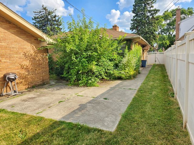 8059 S Sawyer Avenue, Chicago, IL 60652