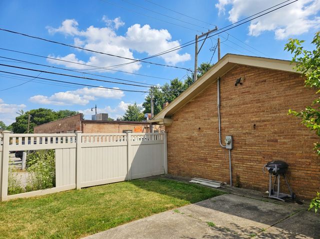 8059 S Sawyer Avenue, Chicago, IL 60652