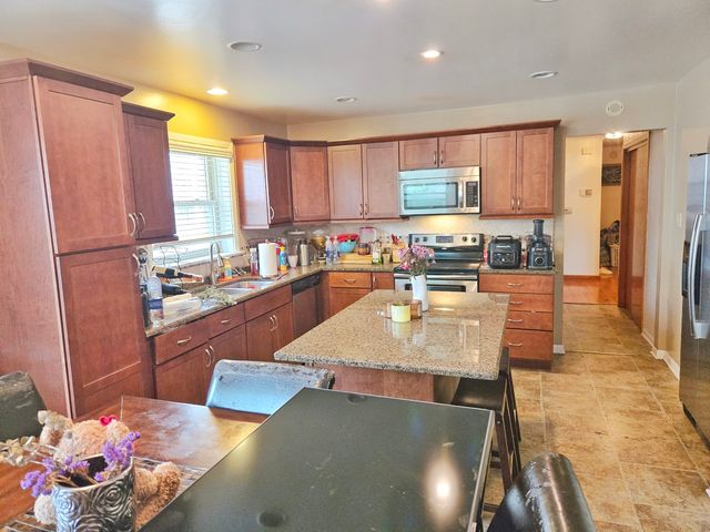 8059 S Sawyer Avenue, Chicago, IL 60652
