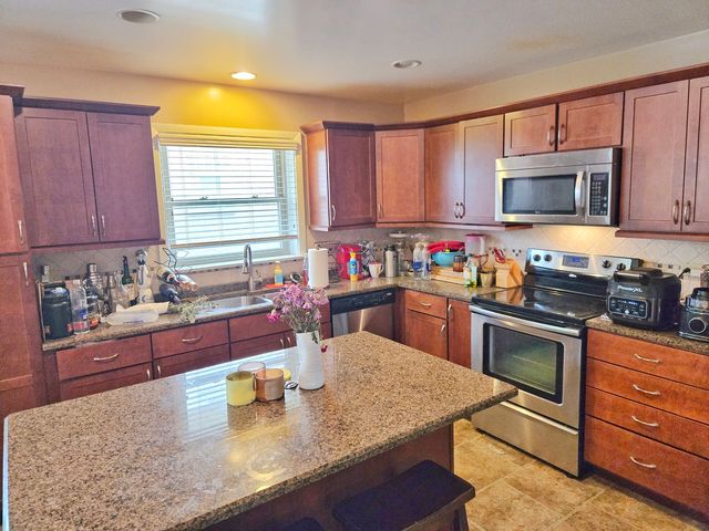 8059 S Sawyer Avenue, Chicago, IL 60652