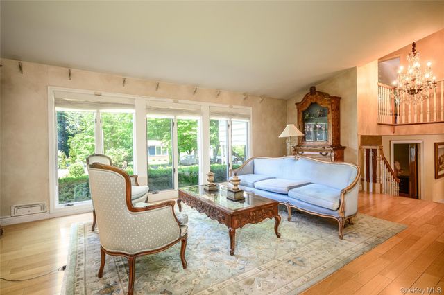 12 Lark Avenue, White Plains, NY 10607