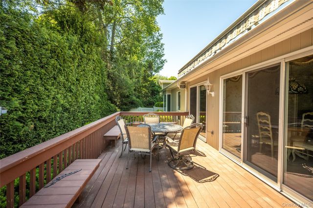 12 Lark Avenue, White Plains, NY 10607