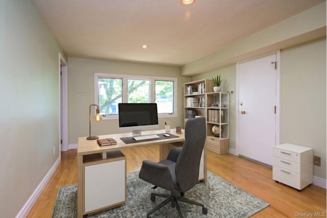 12 Lark Avenue, White Plains, NY 10607