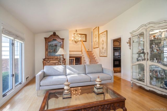 12 Lark Avenue, White Plains, NY 10607