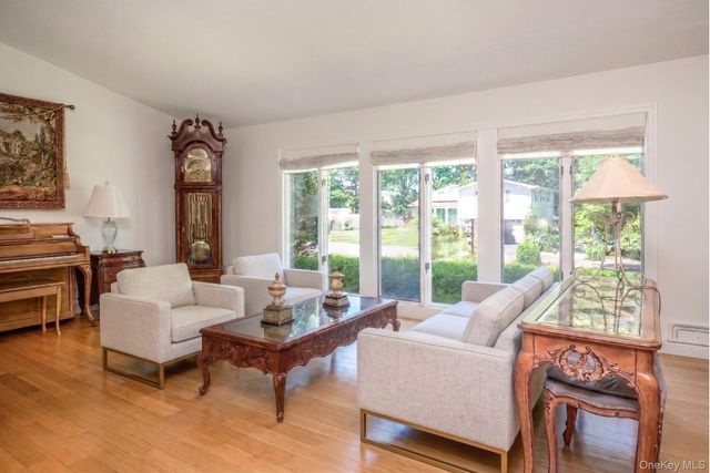 12 Lark Avenue, White Plains, NY 10607