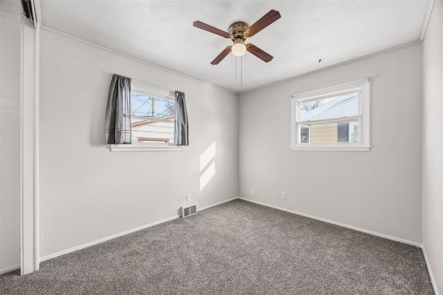 1048 Clifton Street NE, Cedar Rapids, IA 52402