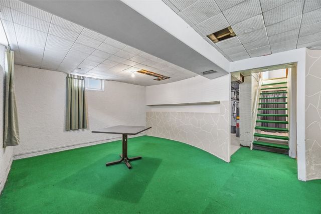 1048 Clifton Street NE, Cedar Rapids, IA 52402