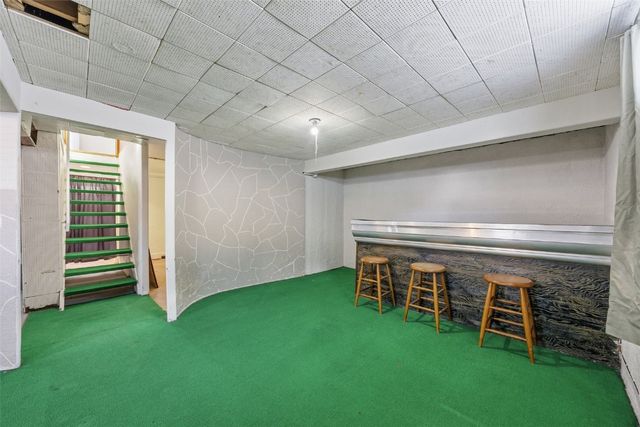 1048 Clifton Street NE, Cedar Rapids, IA 52402