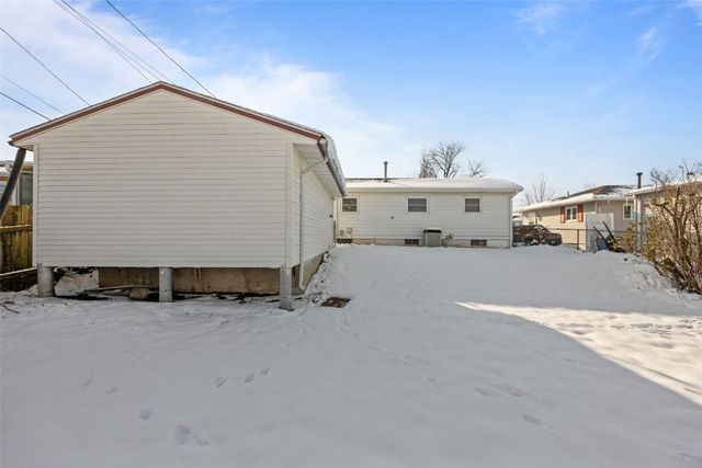1048 Clifton Street NE, Cedar Rapids, IA 52402