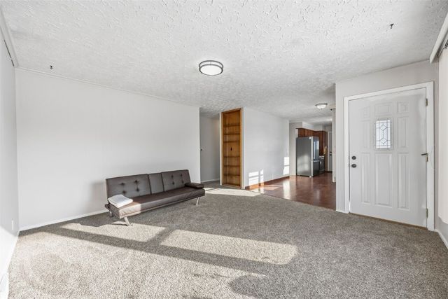 1048 Clifton Street NE, Cedar Rapids, IA 52402