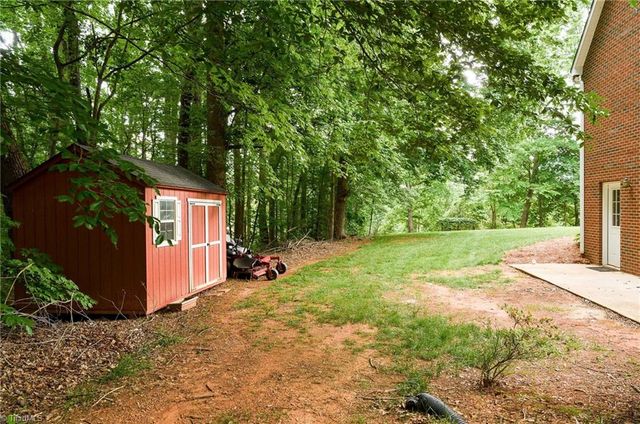 1117 Fairway Drive, Yadkinville, NC 27055
