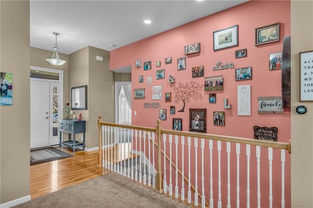 8455 Timber Ridge Street, De Soto, KS 66018