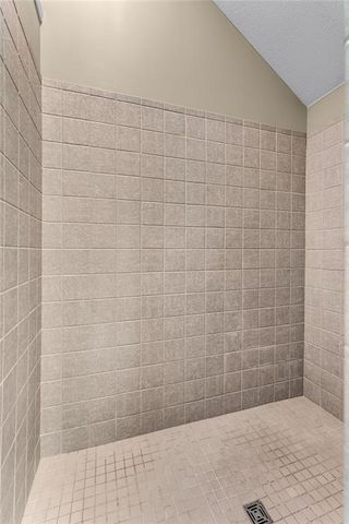 8455 Timber Ridge Street, De Soto, KS 66018