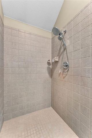 8455 Timber Ridge Street, De Soto, KS 66018