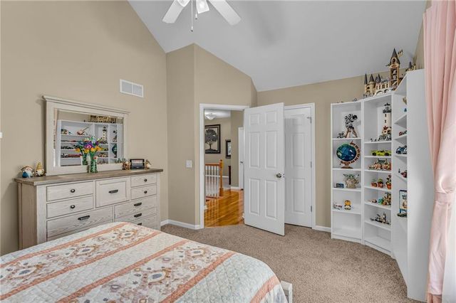 8455 Timber Ridge Street, De Soto, KS 66018