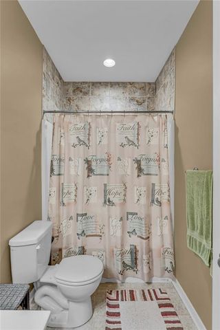 8455 Timber Ridge Street, De Soto, KS 66018