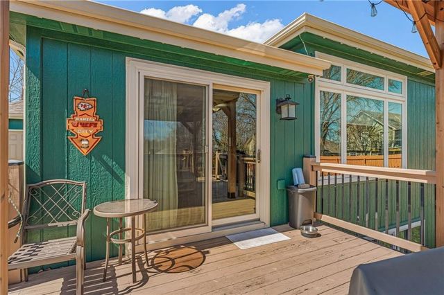 8455 Timber Ridge Street, De Soto, KS 66018