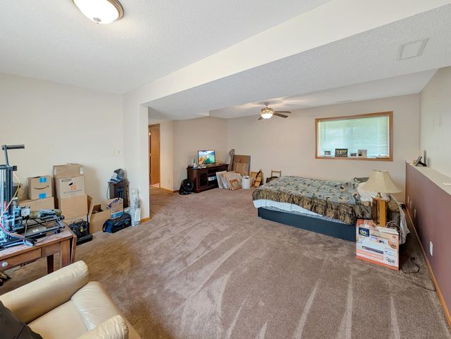 817 Daniel Drive, Belle Plaine, MN 56011