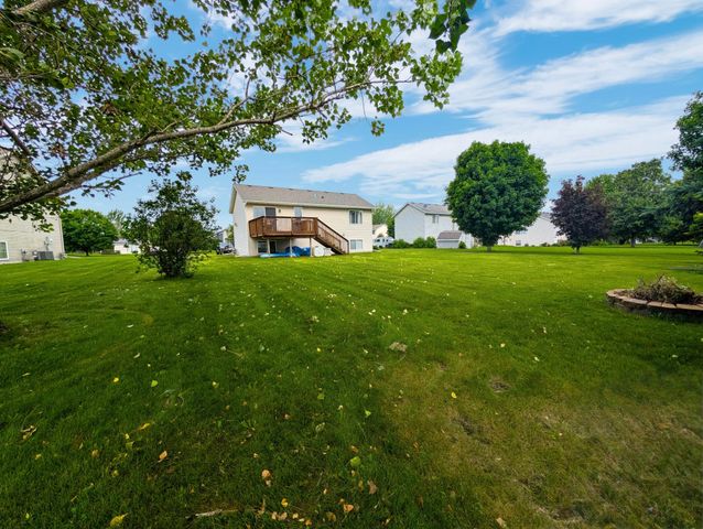 817 Daniel Drive, Belle Plaine, MN 56011