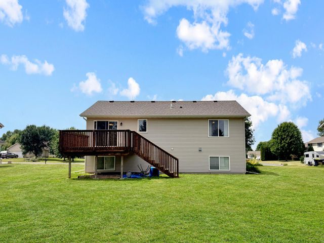 817 Daniel Drive, Belle Plaine, MN 56011