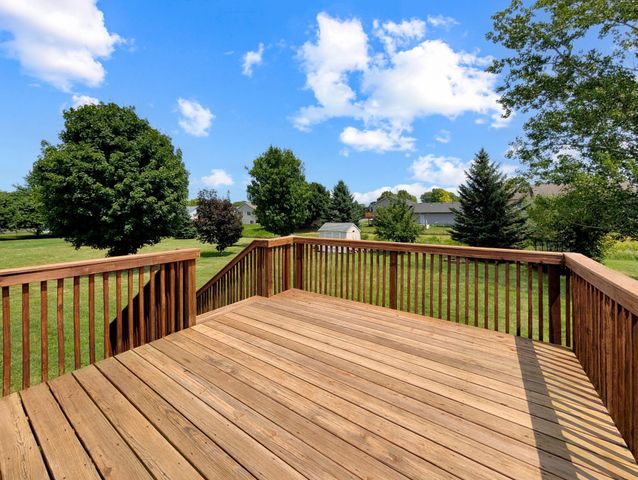 817 Daniel Drive, Belle Plaine, MN 56011