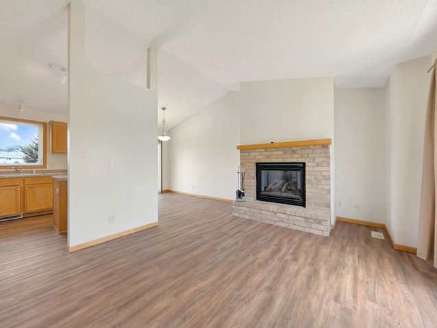 817 Daniel Drive, Belle Plaine, MN 56011