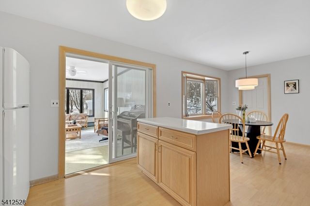 52 Valleyview Rd, Warren Twp., NJ 07059