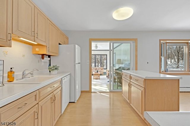 52 Valleyview Rd, Warren Twp., NJ 07059