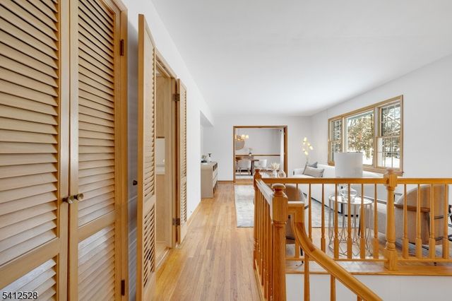 52 Valleyview Rd, Warren Twp., NJ 07059