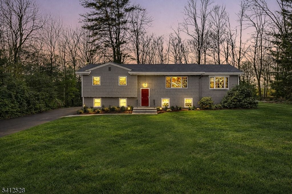 52 Valleyview Rd, Warren Twp., NJ 07059