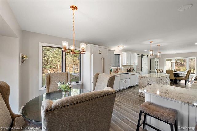 5160 Old Mill Road, Oakland Charter Township, MI 48306