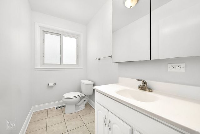 23670 N Elm Road, Lincolnshire, IL 60069