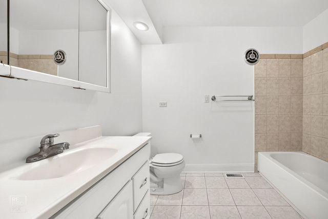 23670 N Elm Road, Lincolnshire, IL 60069