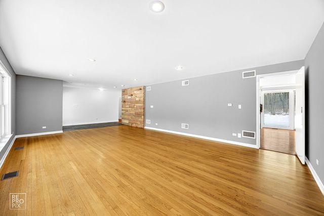 23670 N Elm Road, Lincolnshire, IL 60069