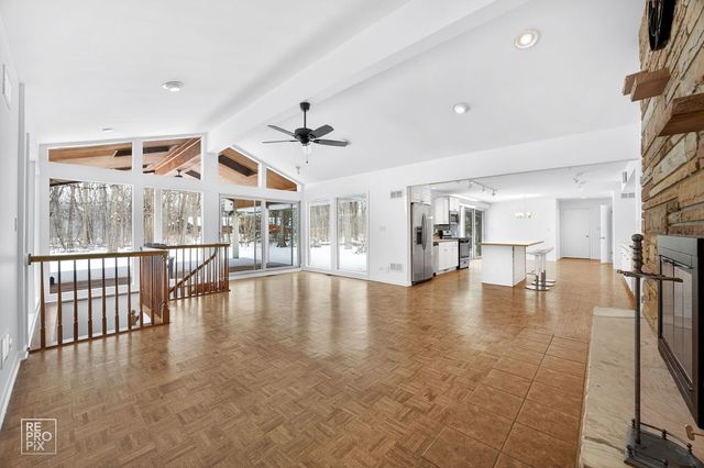 23670 N Elm Road, Lincolnshire, IL 60069