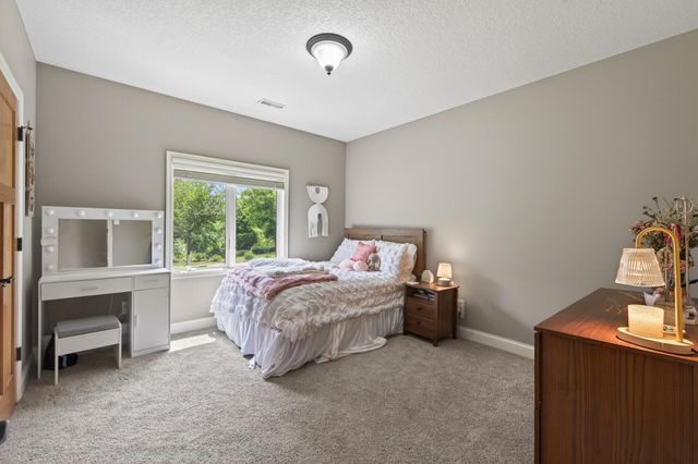 7320 Everest Lane N, Maple Grove, MN 55311