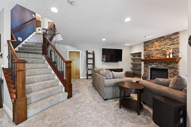 7320 Everest Lane N, Maple Grove, MN 55311