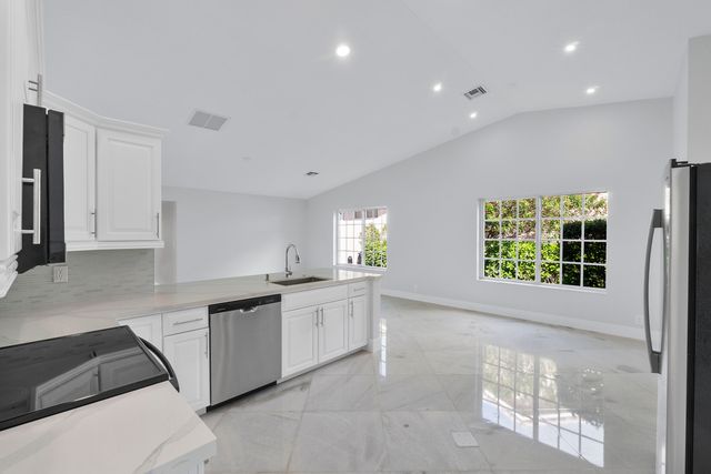 6000 NW 63 Place, Parkland, FL 33067