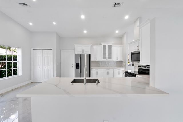 6000 NW 63 Place, Parkland, FL 33067