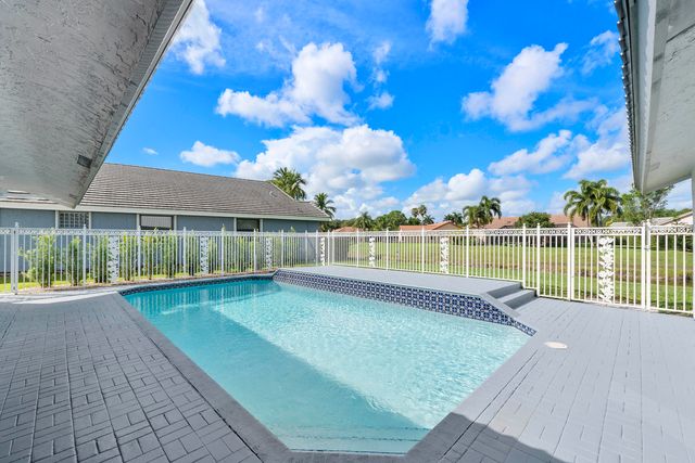 6000 NW 63 Place, Parkland, FL 33067