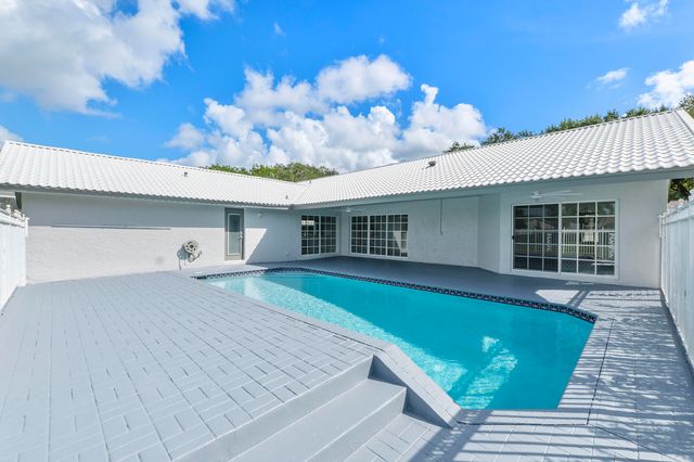 6000 NW 63 Place, Parkland, FL 33067