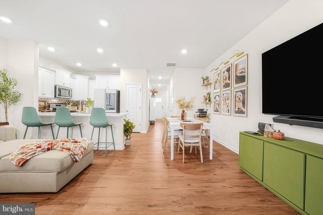 69 PEREGRINE WAY, Burlington, NJ 08016