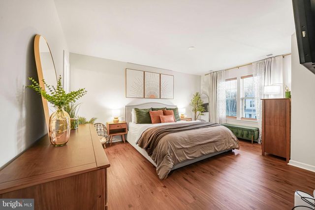 69 PEREGRINE WAY, Burlington, NJ 08016