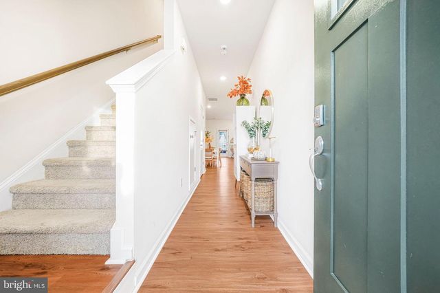 69 PEREGRINE WAY, Burlington, NJ 08016