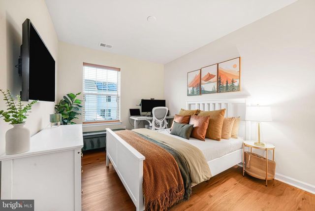 69 PEREGRINE WAY, Burlington, NJ 08016