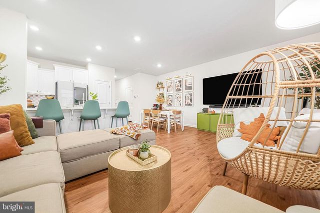 69 PEREGRINE WAY, Burlington, NJ 08016