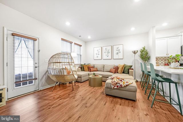 69 PEREGRINE WAY, Burlington, NJ 08016