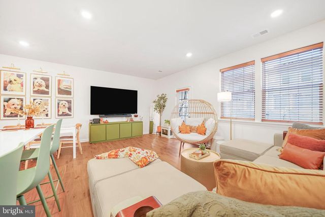 69 PEREGRINE WAY, Burlington, NJ 08016